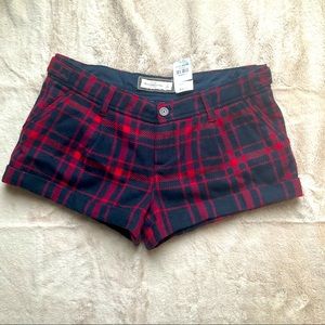 COPY - Abercrombie & Fitch plaid shorts